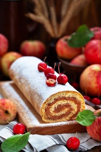 STARINSKI ROLAT OD JABUKA TERA VODU NA USTA A zamirisaće cela kuća