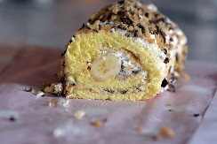 STARINSKI ROLAT SA BANANAMA I ORASIMA Mami na parče više