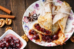 BAKINE PALAČINKE SA DŽEMOM I ORASIMA Tanke kao papir i meke kao duša