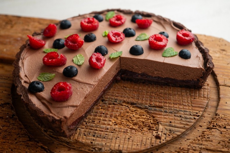 ČOKOLADNA MUS PITA Bogata, kremasta i savršena u svakom smislu, gosti će tražiti još jedno parče