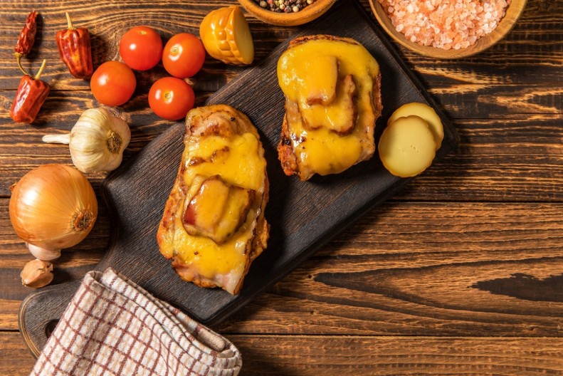 JUNEĆE ŠNICLE U SOSU OD SENFA Aromatični ručak koji tera vodu na usta