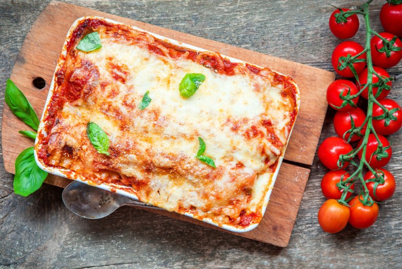 JESENJE LAZANJE NIKO NE ODBIJA Polovina se pojede dok su još u plehu