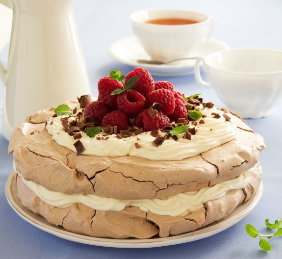 PUSLICA TORTA SA ORASIMA SE TOPI U USTIMA Vazdušasta i hrskava, i dupla mera je malo