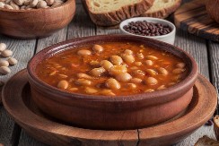 MANASTIRSKI PASULJ GREJE DUŠU I TELO Baš ovako ga prave monasi na Hilandaru