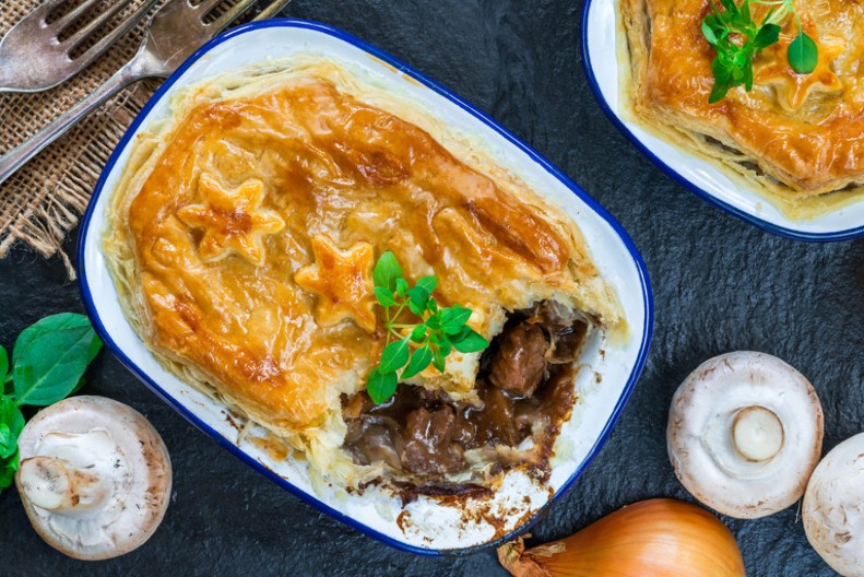 POSNA PITA SA LUKOM I PEČURKAMA Gotova za 10 minuta, a pojede se dok je u plehu