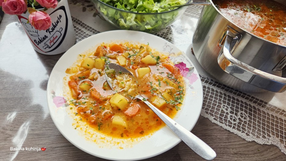 POSNI PAPRIKAŠ SA TARANOM IZ BAKINE KUHINJE Zbog mirisa i komšije dolaze nepozvane