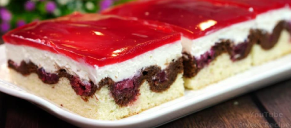 BRZA VOĆNA TORTA UKUSA KAO IZ POSLASTIČARNICE Lagan biskvit, sočne višnje i kremasti fil od sira